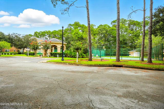 13810 SUTTON PARK Drive N 828, Jacksonville, FL 32224