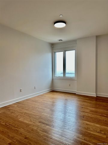 90 Bay Street Landing 4D, Staten Island, NY 10301