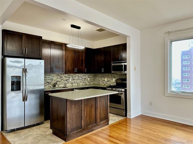 90 Bay Street Landing 4D, Staten Island, NY 10301