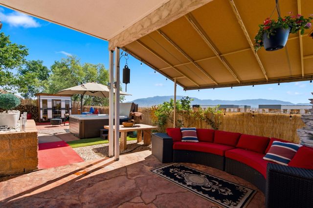 9232 Masini Lane NW, Albuquerque, NM 87114