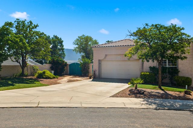 9232 Masini Lane NW, Albuquerque, NM 87114