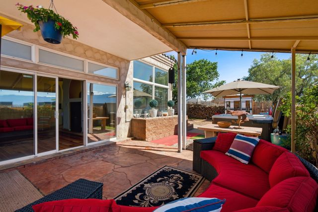 9232 Masini Lane NW, Albuquerque, NM 87114