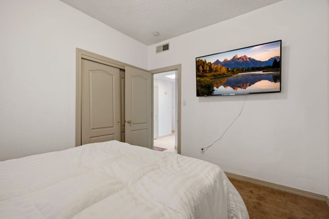 9232 Masini Lane NW, Albuquerque, NM 87114