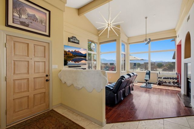 9232 Masini Lane NW, Albuquerque, NM 87114