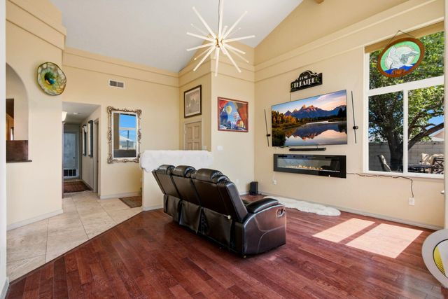 9232 Masini Lane NW, Albuquerque, NM 87114