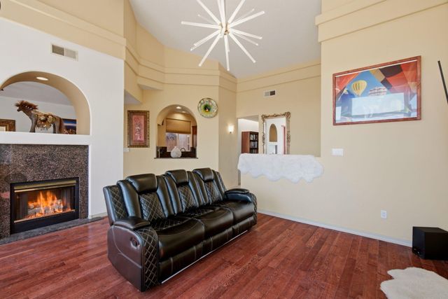 9232 Masini Lane NW, Albuquerque, NM 87114