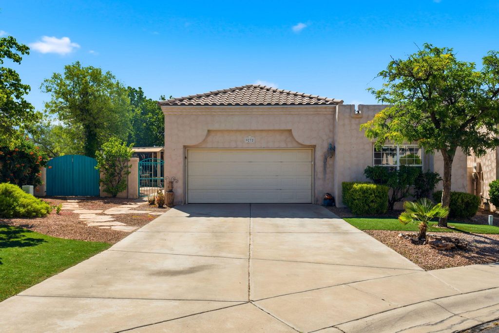 9232 Masini Lane NW, Albuquerque, NM 87114
