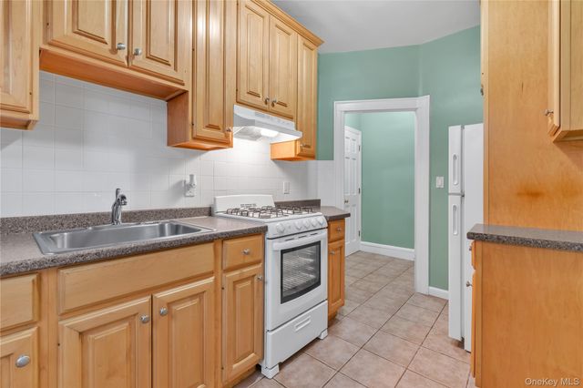 322 Jericho Turnpike, Floral Park, NY 11001