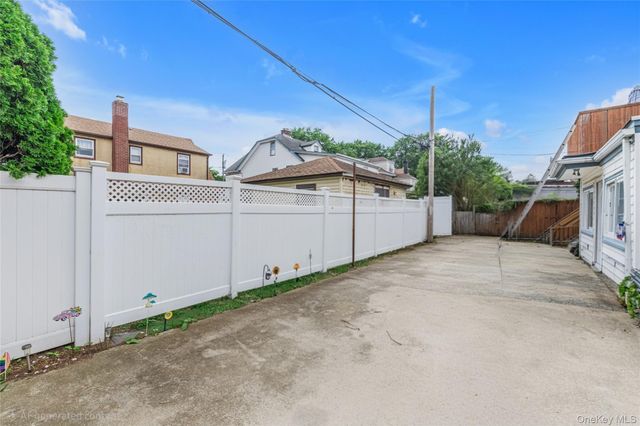 322 Jericho Turnpike, Floral Park, NY 11001