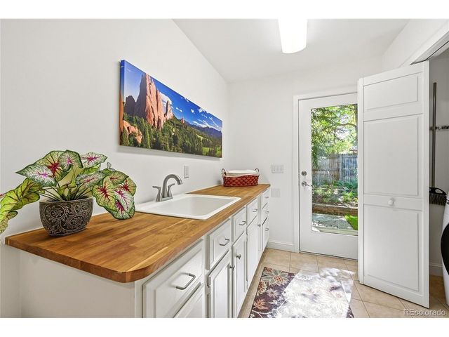 3056 E Hinsdale Ave, Centennial, CO 80122