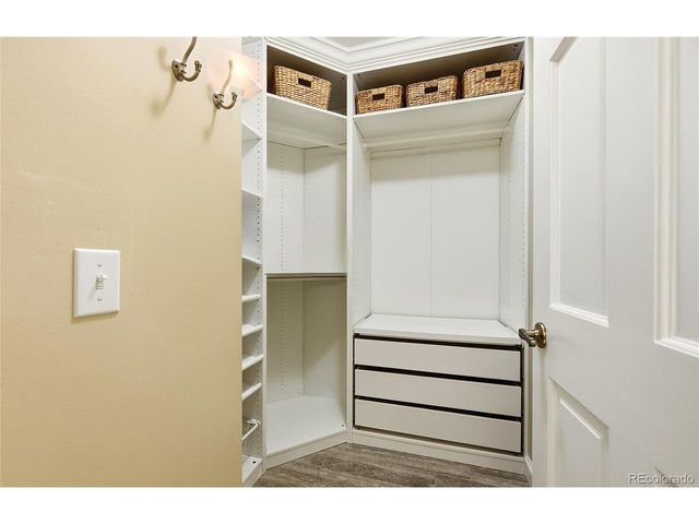 3056 E Hinsdale Ave, Centennial, CO 80122