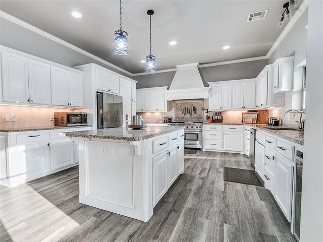 4500 Hillside Lane, Edmond, OK 73025