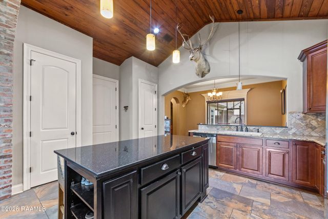 126 Heathwood Drive, Broussard, LA 70518