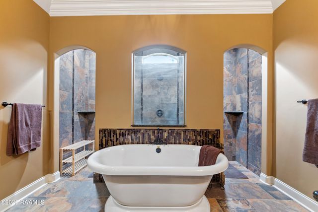 126 Heathwood Drive, Broussard, LA 70518