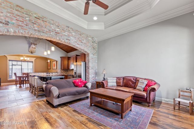 126 Heathwood Drive, Broussard, LA 70518