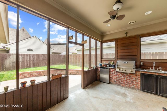 126 Heathwood Drive, Broussard, LA 70518