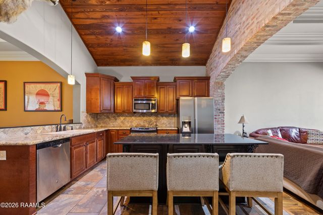 126 Heathwood Drive, Broussard, LA 70518