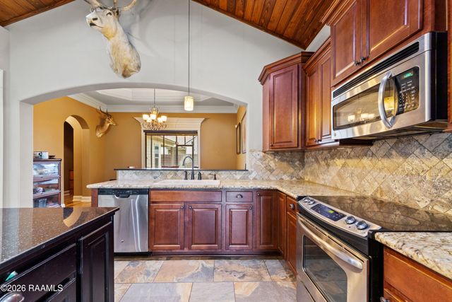 126 Heathwood Drive, Broussard, LA 70518