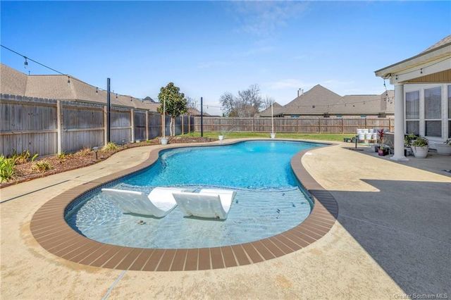 5122 W Worthington Drive, Lake Charles, LA 70605