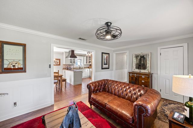 2075 Center Valley Road, Russellville, AR 72802