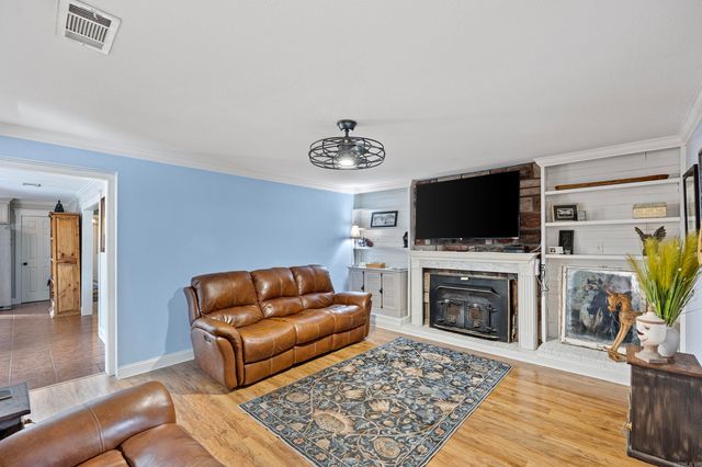 2075 Center Valley Road, Russellville, AR 72802