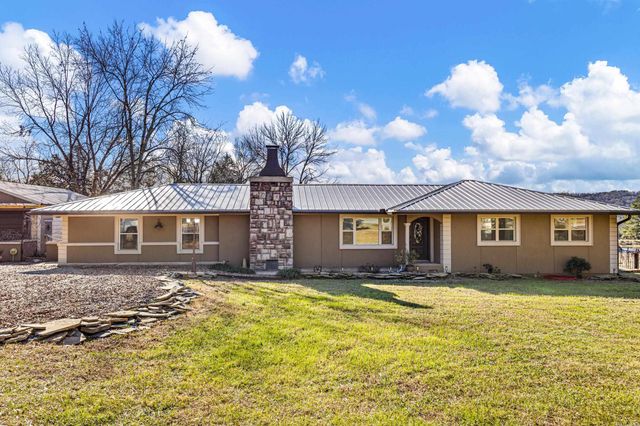 2075 Center Valley Road, Russellville, AR 72802