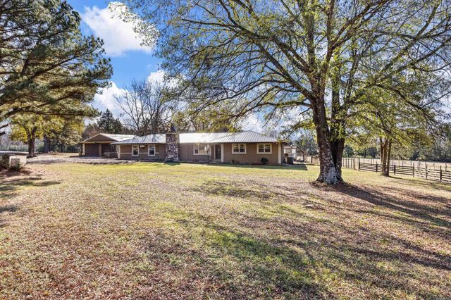 2075 Center Valley Road, Russellville, AR 72802