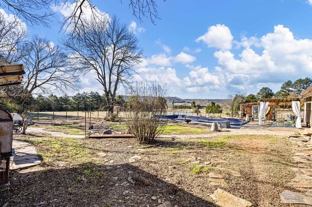 2075 Center Valley Road, Russellville, AR 72802