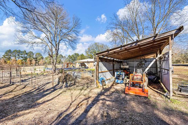 2075 Center Valley Road, Russellville, AR 72802