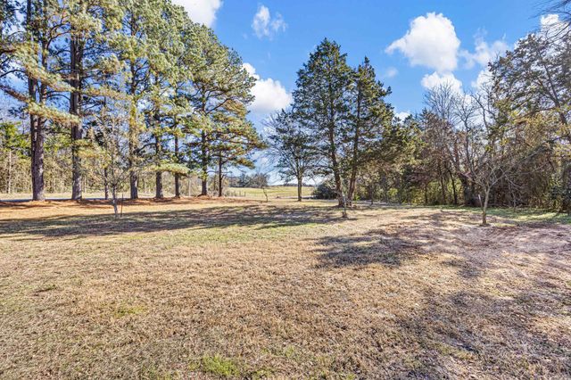 2075 Center Valley Road, Russellville, AR 72802