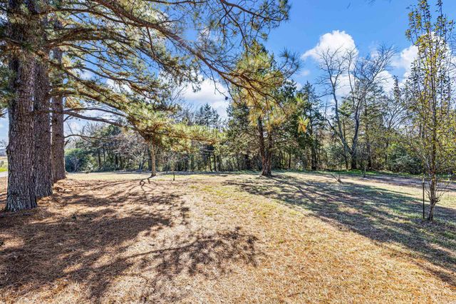 2075 Center Valley Road, Russellville, AR 72802