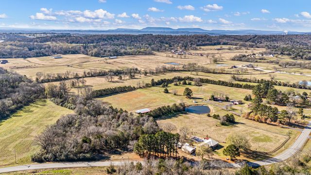 2075 Center Valley Road, Russellville, AR 72802