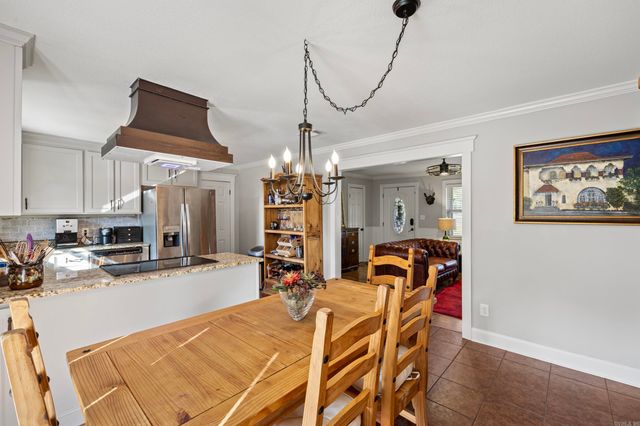 2075 Center Valley Road, Russellville, AR 72802