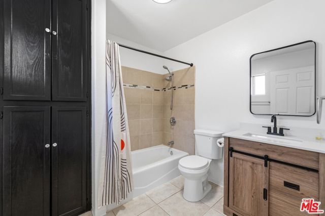 8110 S San Pedro Street, Los Angeles, CA 90003