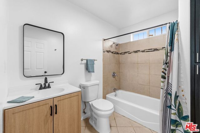 8110 S San Pedro Street, Los Angeles, CA 90003