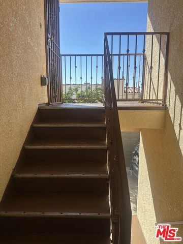 8110 S San Pedro Street, Los Angeles, CA 90003