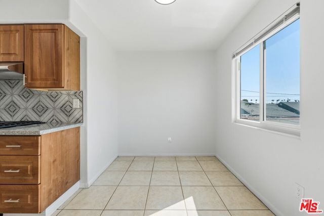 8110 S San Pedro Street, Los Angeles, CA 90003