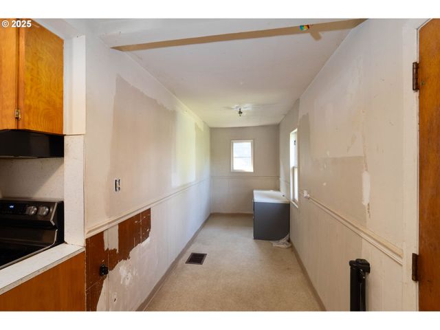 10035 N CALHOUN Ave, Portland, OR 97203
