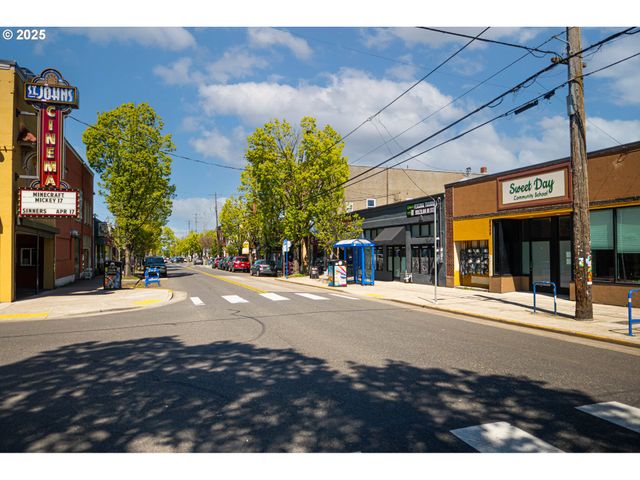 10035 N CALHOUN Ave, Portland, OR 97203