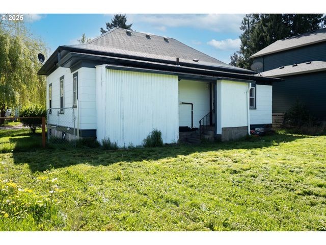 10035 N CALHOUN Ave, Portland, OR 97203