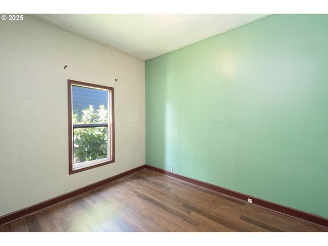 10035 N CALHOUN Ave, Portland, OR 97203