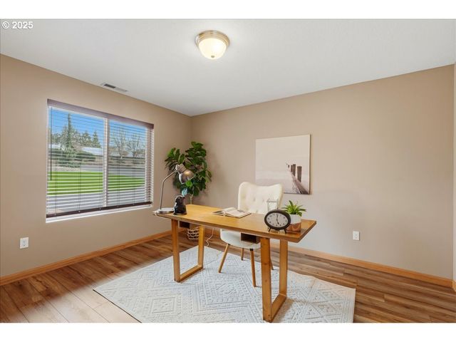 15061 Se ORIENT Dr, Boring, OR 97009