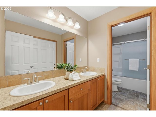 15061 Se ORIENT Dr, Boring, OR 97009