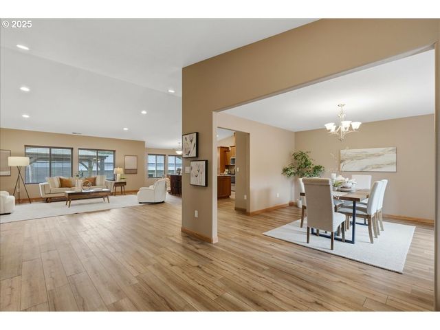 15061 Se ORIENT Dr, Boring, OR 97009