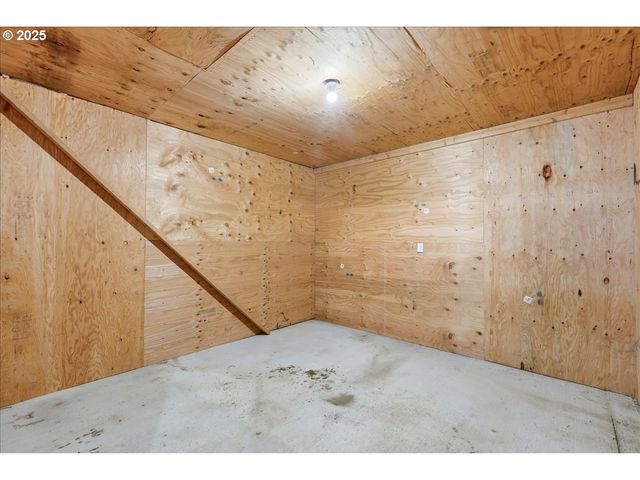 15061 Se ORIENT Dr, Boring, OR 97009