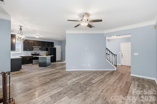 9021 Cedar Run Way, Charlotte, NC 28273