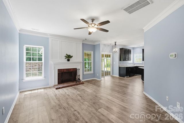9021 Cedar Run Way, Charlotte, NC 28273
