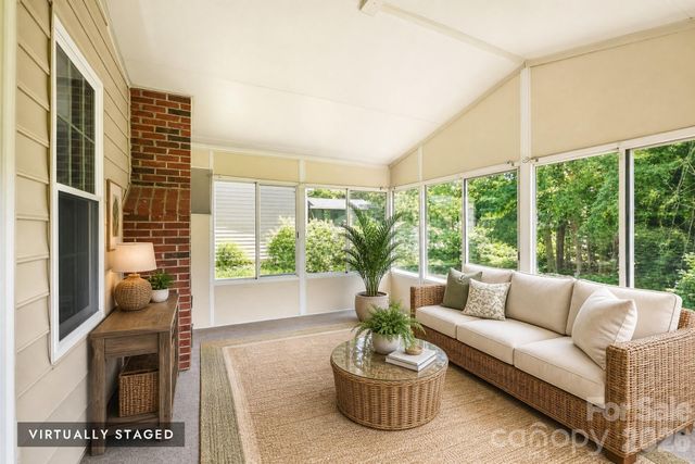 9021 Cedar Run Way, Charlotte, NC 28273