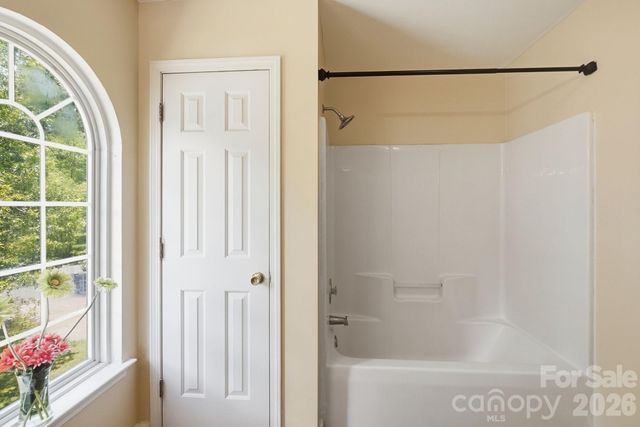 9021 Cedar Run Way, Charlotte, NC 28273