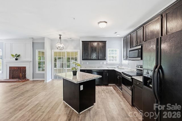 9021 Cedar Run Way, Charlotte, NC 28273